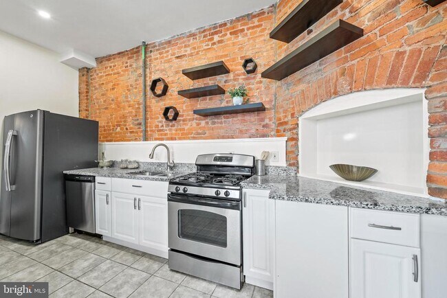 Building Photo - 1306 Euclid St NW