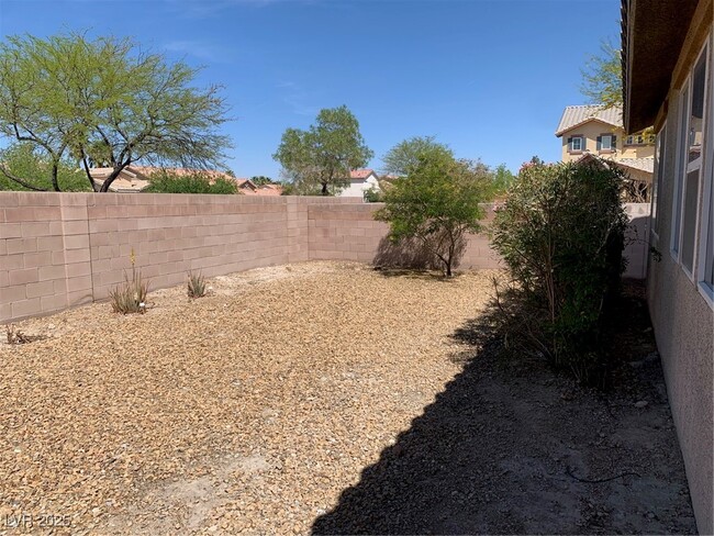 Building Photo - 3368 Osiana Ave