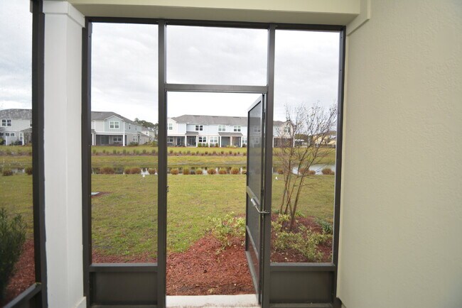 Building Photo - 344 Redbud Rd