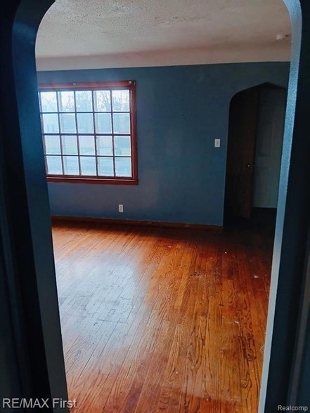 Building Photo - 15625 Bringard Dr