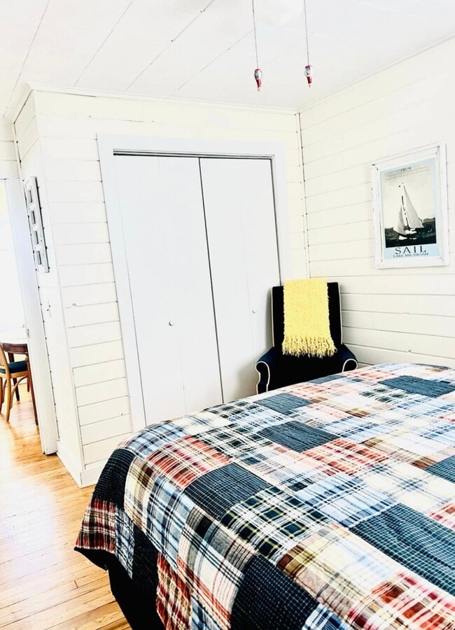 Building Photo - 236 E Carpenter Ave