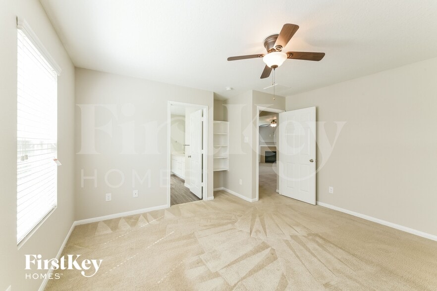 Building Photo - 9909 Hyacinth Way