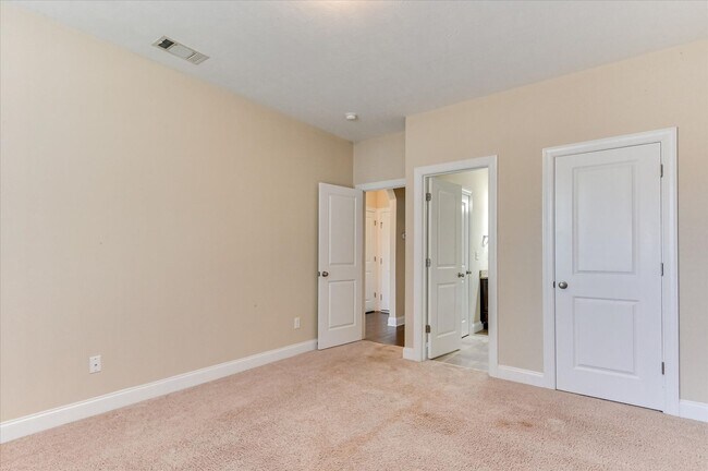 Building Photo - 835 Williford Run Dr