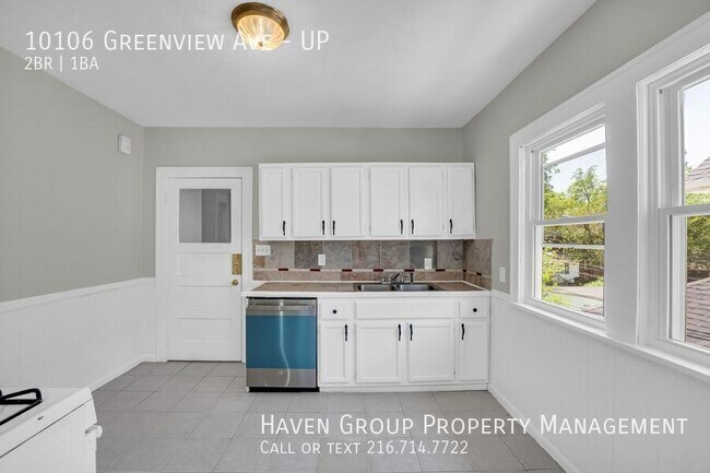Building Photo - 10106 Greenview Ave