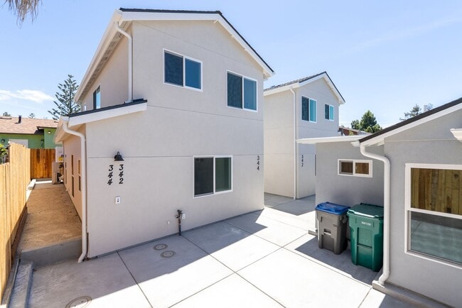 Building Photo - AVAILABLE FOR 2026-2027 SCHOOL YEAR...14 B...