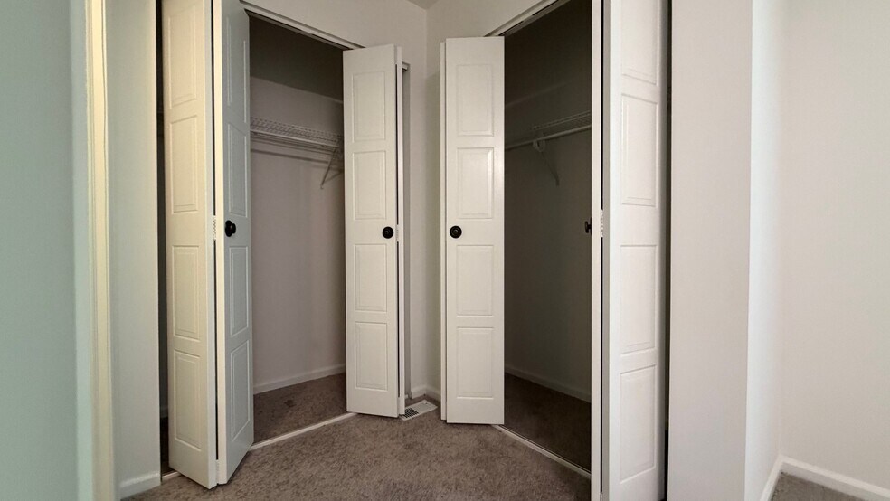 Building Photo - 4124 Salford Ct