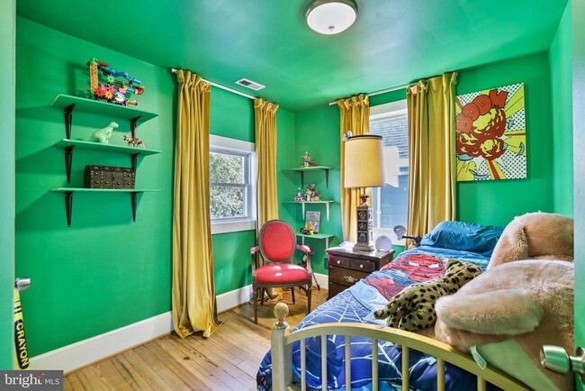 Building Photo - 13 E C St