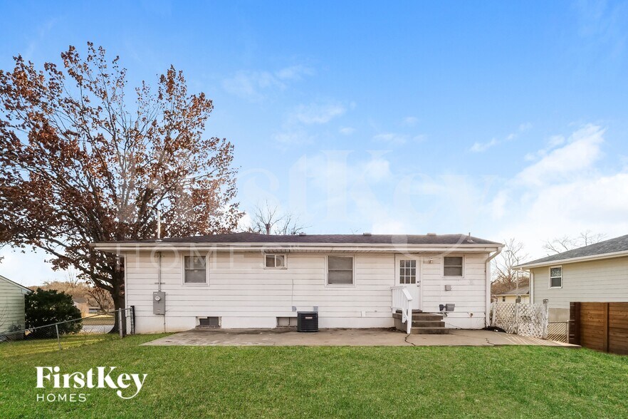 Building Photo - 7912 NE 54th St