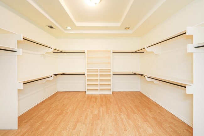 Building Photo - 314 Bordeaux Dr