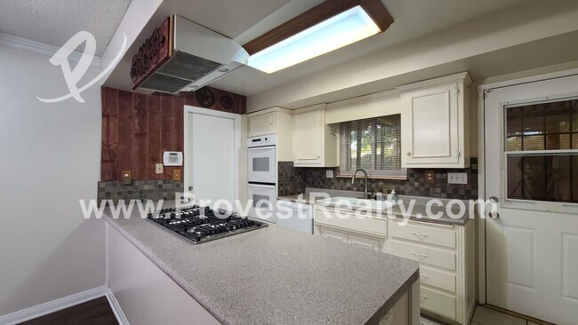 Building Photo - 3 Bed, 2 Bath Hesperia Home!!!