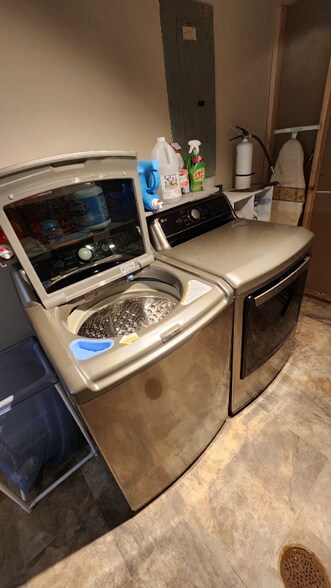 Building Photo - 1020 N 15th St