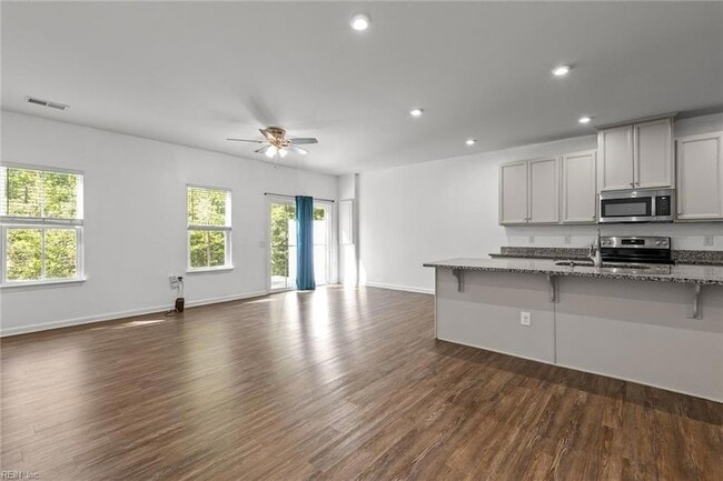 Building Photo - 109 Capeside Ct