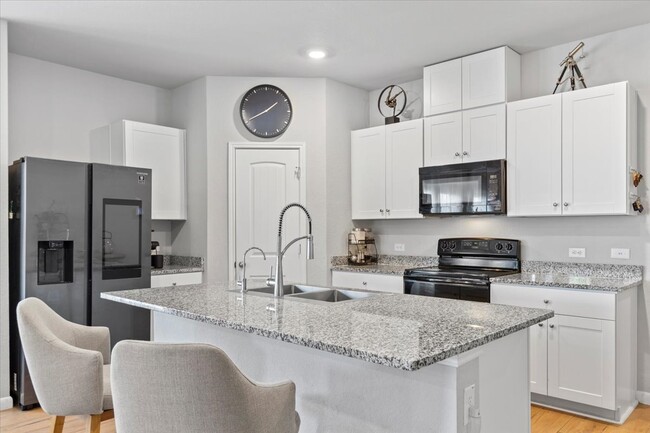Building Photo - 5801 Brocade Dr