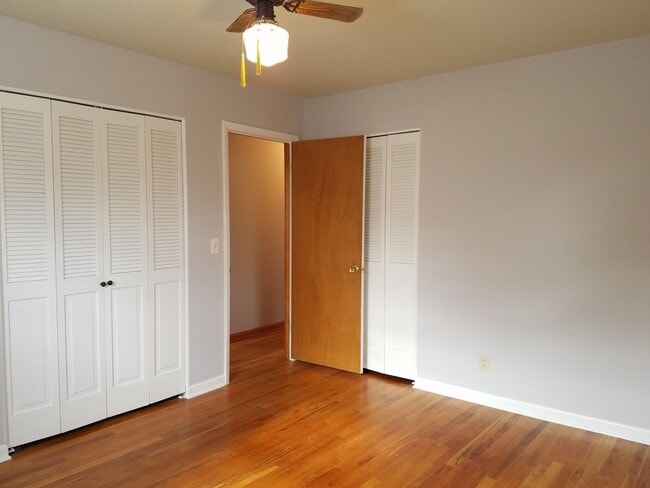 Building Photo - 3542 S Bonn St