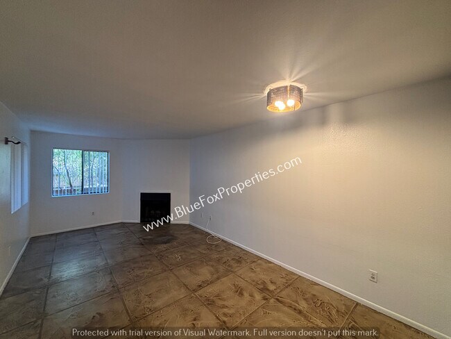 Building Photo - 3690 N Country Club Rd