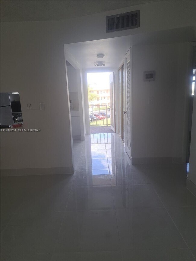 Building Photo - 8225 Sunrise Lakes Blvd