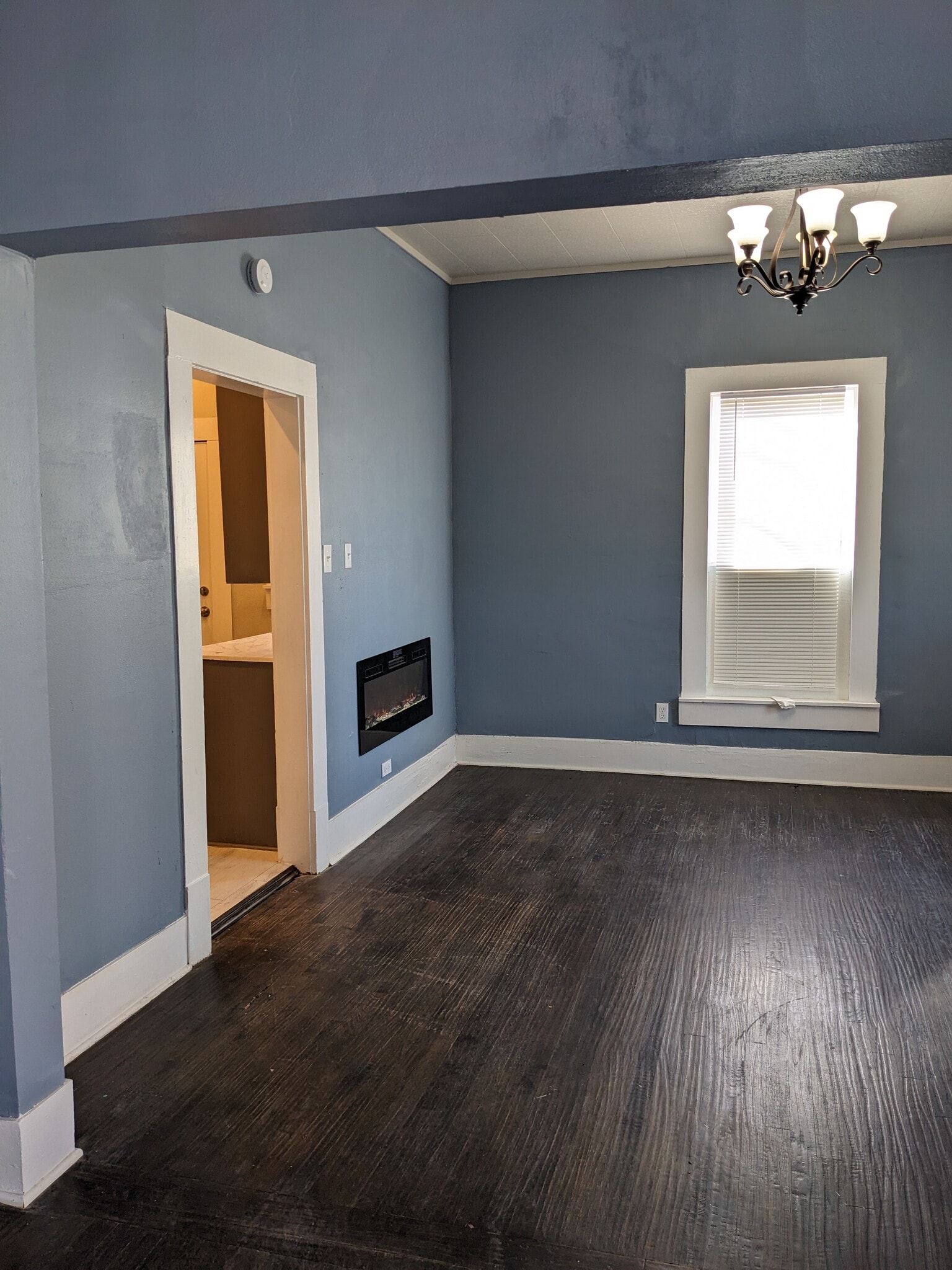 Building Photo - 534 E Sycamore St