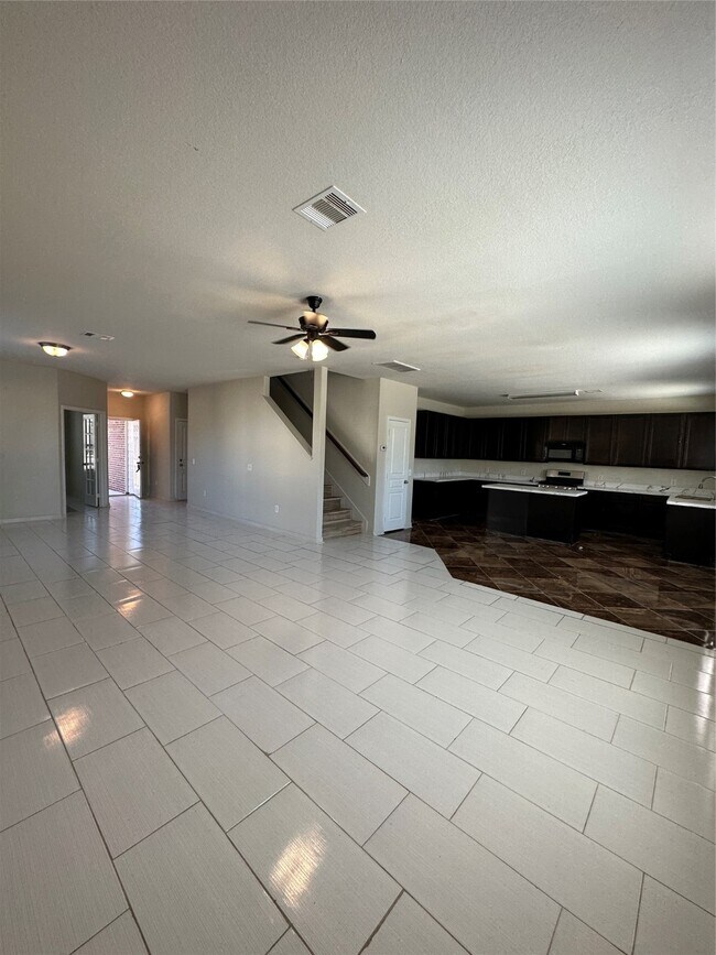 Building Photo - 10011 Sanders Rose Lane