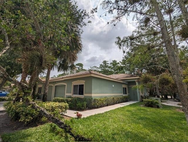 Building Photo - 260 Crestwood Cir