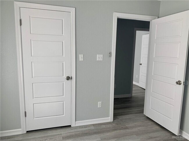 Building Photo - 8 Jason Ave