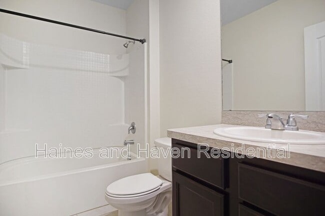 Building Photo - 3189 Royal Tern Dr