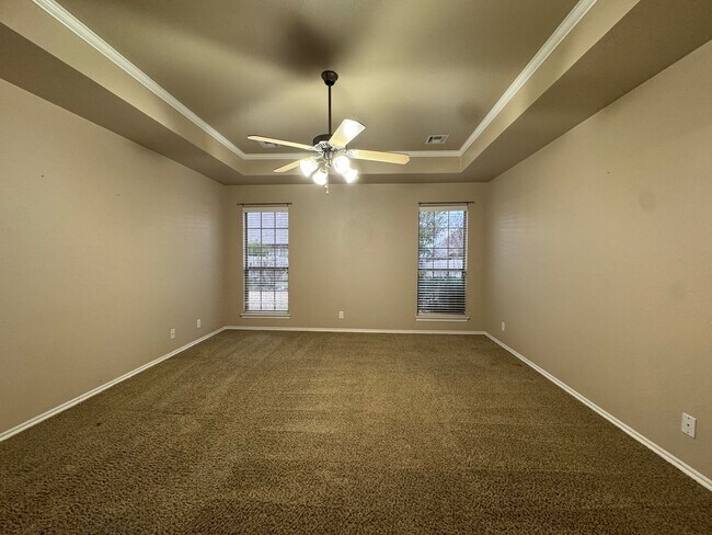 Building Photo - Spacious Home + North Edmond + 3 bedrooms + Study + Edmond Schools + Storm Shelter