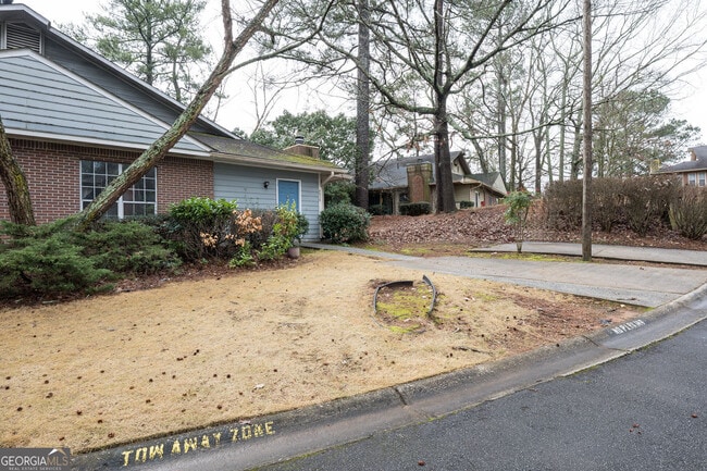 Building Photo - 4838 Westridge Dr