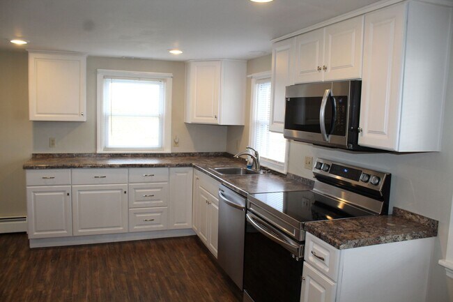 Building Photo - Single Family Home