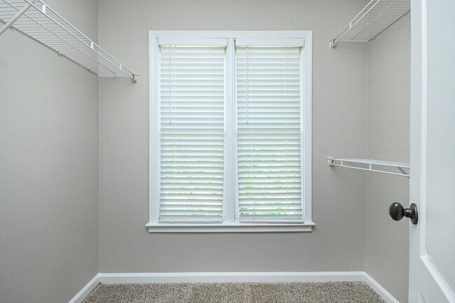 Building Photo - 129 Janney Cir