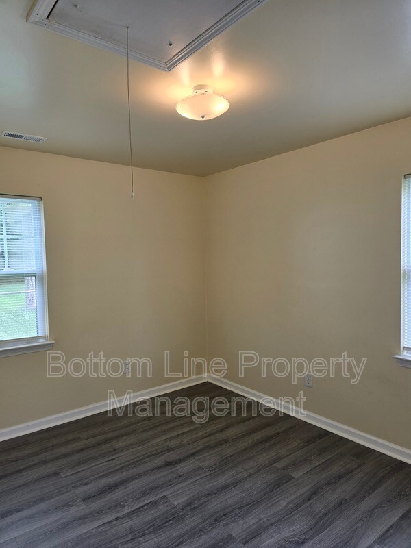 Building Photo - 5326 Eaton Cir
