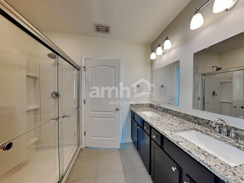 Building Photo - 4117 Lindever Ln