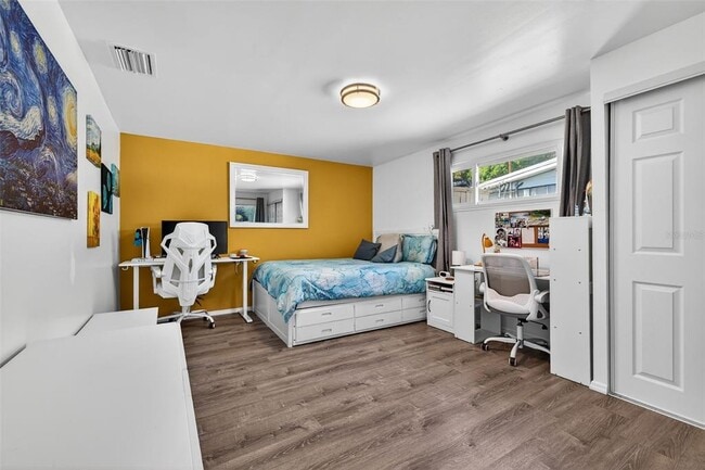 Building Photo - 1760 75th Ave N