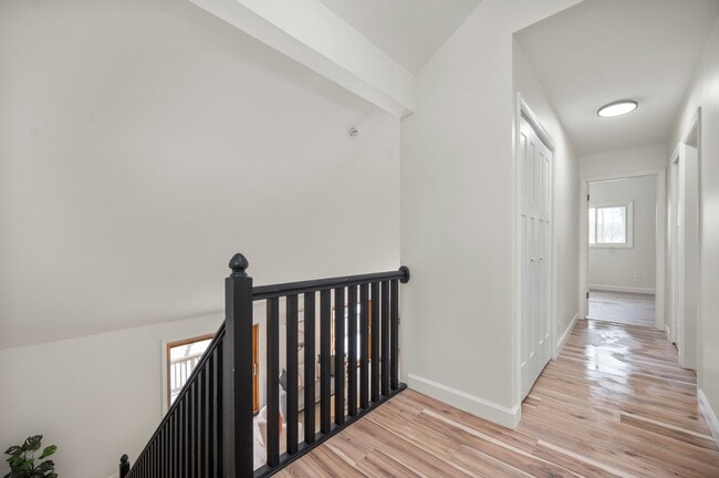Building Photo - 3764 Glenwood Dr
