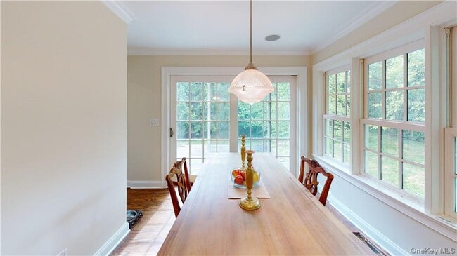 Building Photo - 225 S Barry Ave