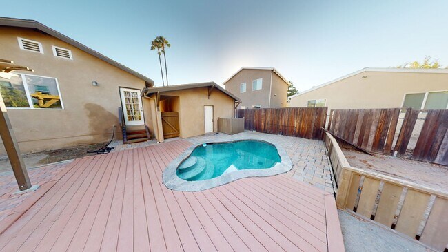 Primary Photo - 4BD/3BA, Pool!! BIG house, 1800sqft!!