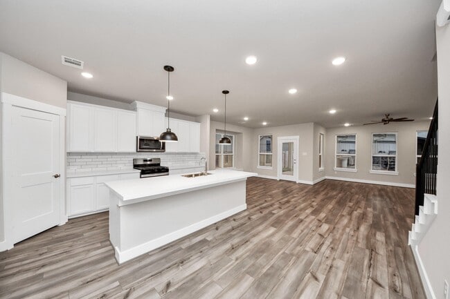 Building Photo - 32307 Fly Fish Wy