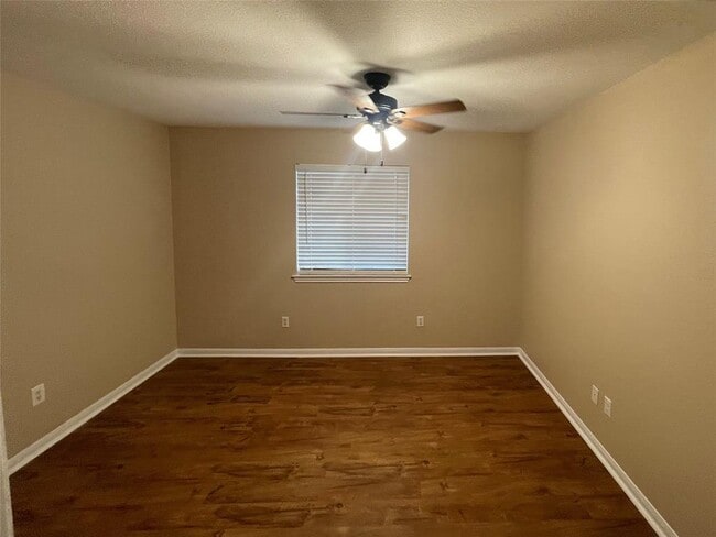 Building Photo - 326 Katy Crossing