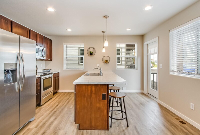 Building Photo - 1940 Good Hearted Pl