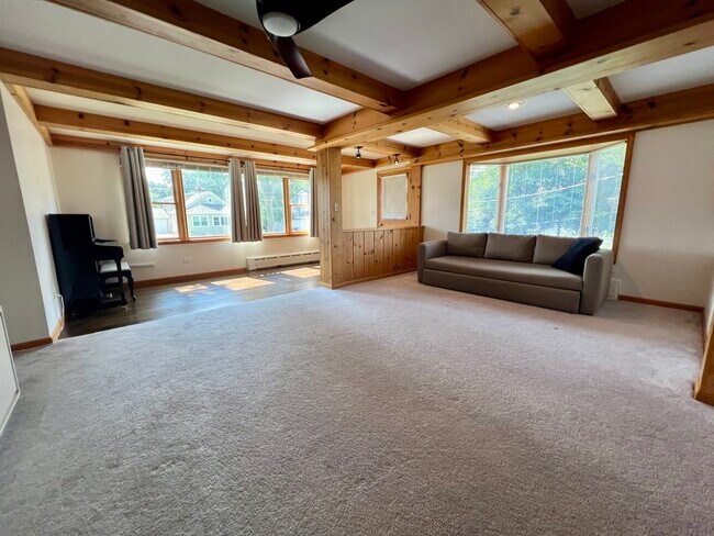Building Photo - 1804 Chapel Ct