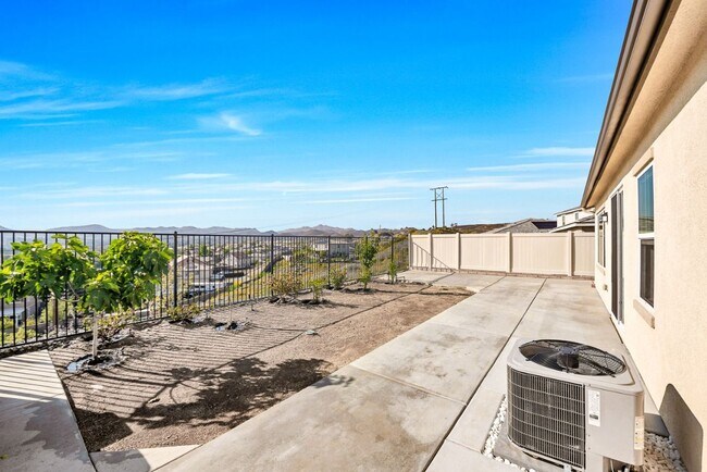 Building Photo - 41207 Alegria Ln