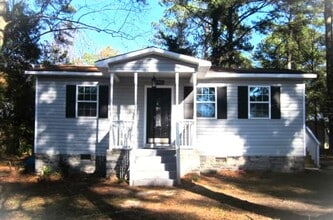 Building Photo - 1903 Farrior Ave SE