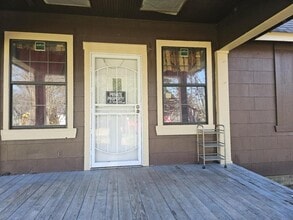 Building Photo - 423 Inez St