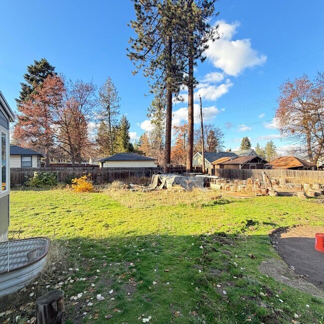 Building Photo - 3025 E 15th Ave