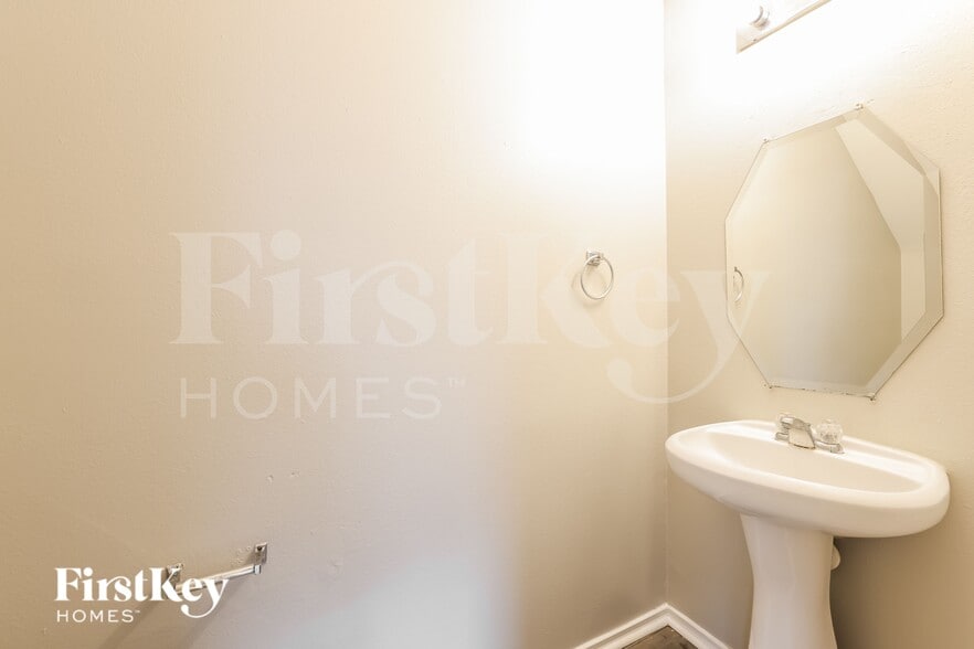 Building Photo - 7507 Kennemer Dr