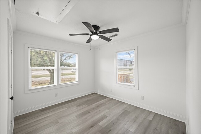 Building Photo - 205 Raymond St