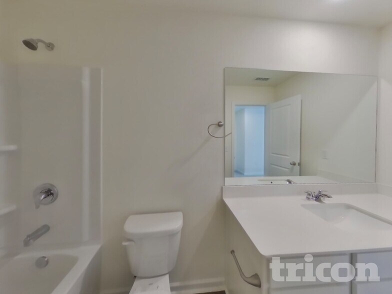 Building Photo - 1066 Large Poppy Dr