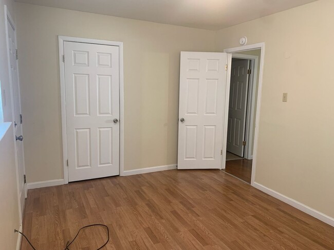 Building Photo - Vacaville Apartment Available Now!