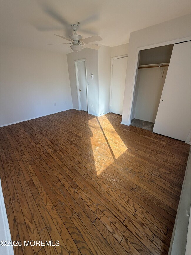 Building Photo - 84 Amberly Dr