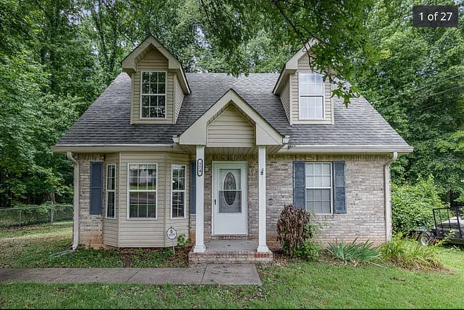 Primary Photo - 574 Garnet Dr