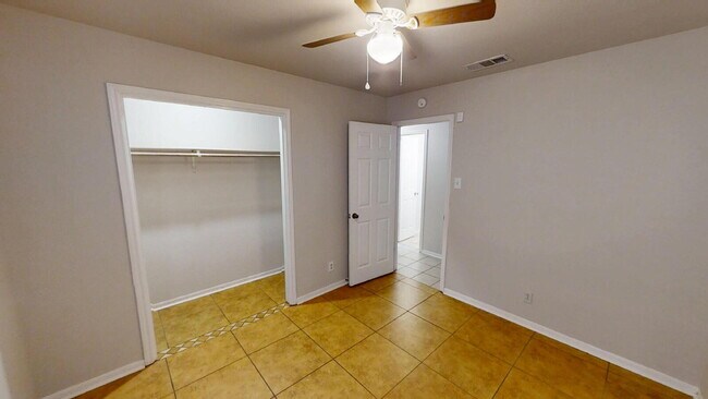 Building Photo - Step into comfort and style with this beautiful 3-bedroom home!